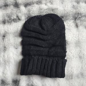 Black Knit Beanie Hat – One Size